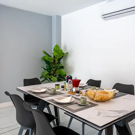 Becky Deluxe 3bd By Hh Arrecife (Lanzarote)