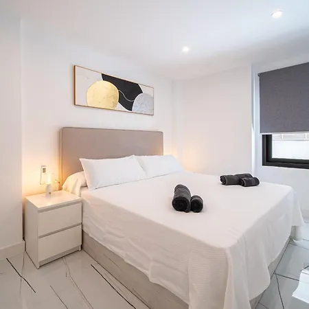 Becky Deluxe 3bd By Hh Apartment