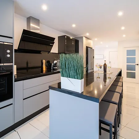 Apartment Becky Deluxe 3bd By Hh Arrecife (Lanzarote)