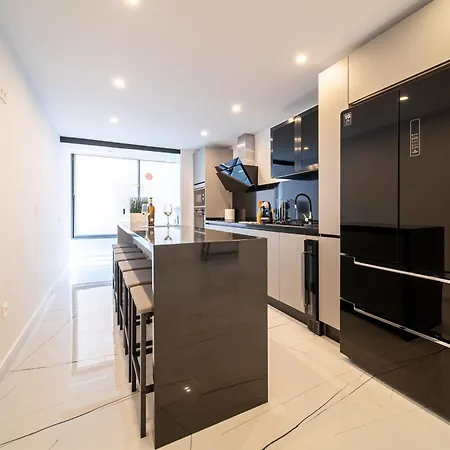 Apartment Becky Deluxe 3bd By Hh *