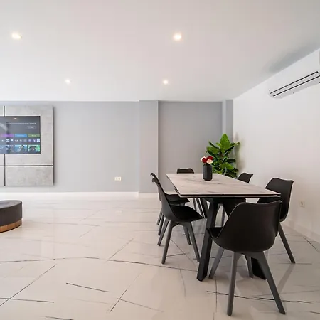 Becky Deluxe 3bd By Hh Apartment *