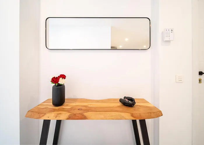 Becky Deluxe 3bd By Hh