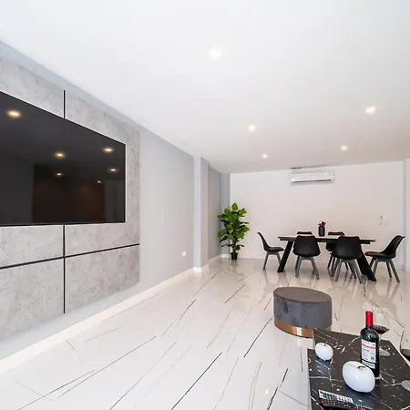 Becky Deluxe 3bd By Hh Arrecife (Lanzarote)