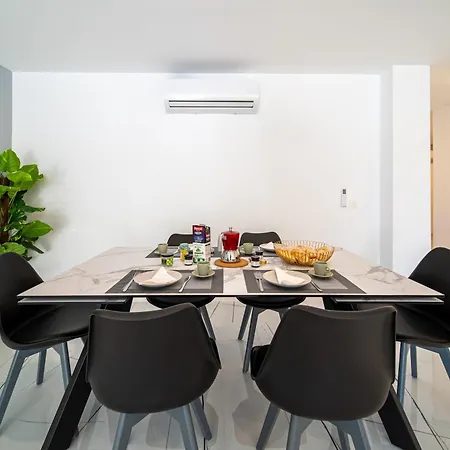 アパート Becky Deluxe 3bd By Hh アレシフェ