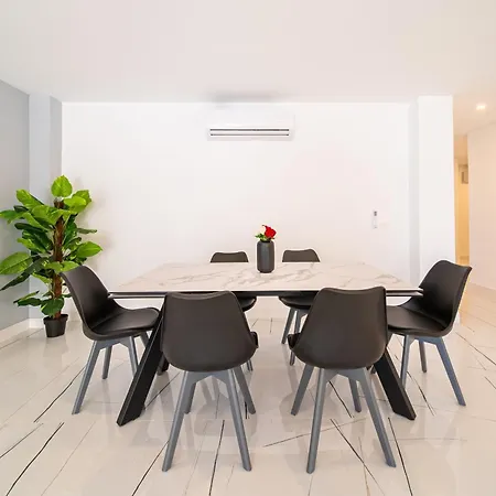 Apartment Becky Deluxe 3bd By Hh