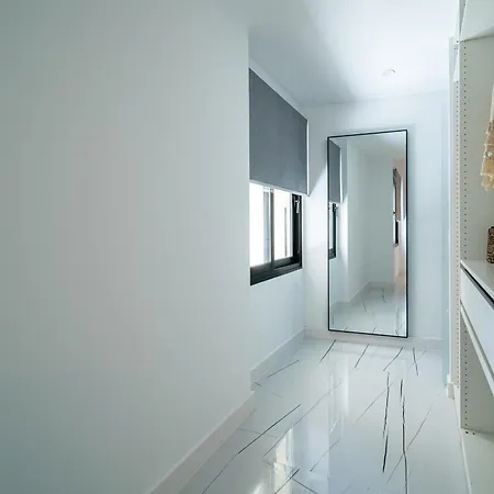 Becky Deluxe 3bd By Hh アパート *