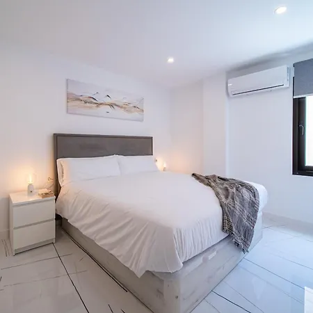 Becky Deluxe 3bd By Hh * Arrecife (Lanzarote)