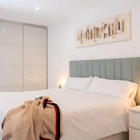 Apartment Becky Deluxe 3bd By Hh *
