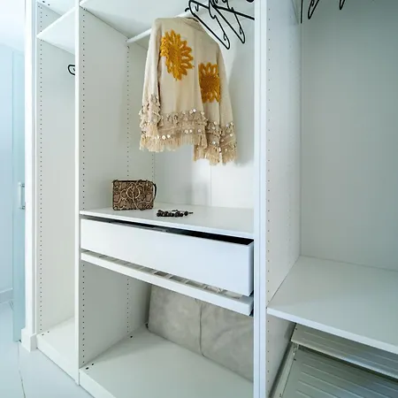 Becky Deluxe 3bd By Hh