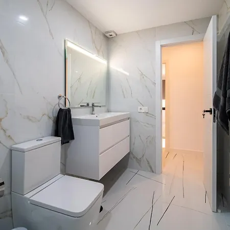 Becky Deluxe 3bd By Hh