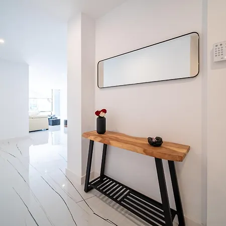 Apartment Becky Deluxe 3bd By Hh *