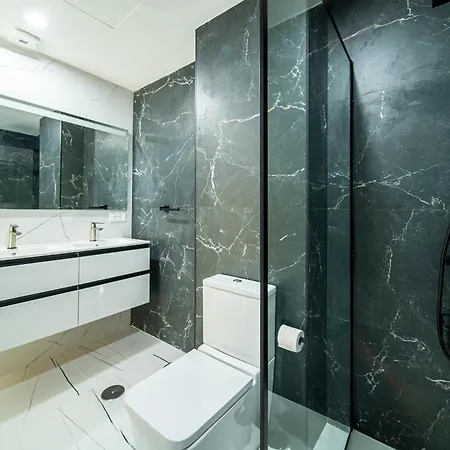 Apartment Becky Deluxe 3bd By Hh