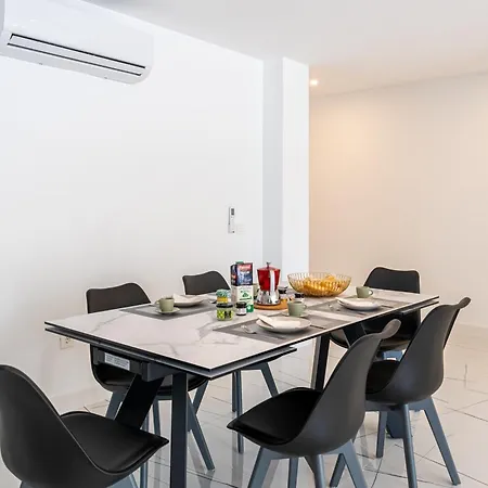 Becky Deluxe 3bd By Hh