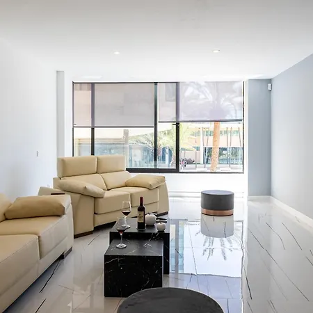 Apartment Becky Deluxe 3bd By Hh *