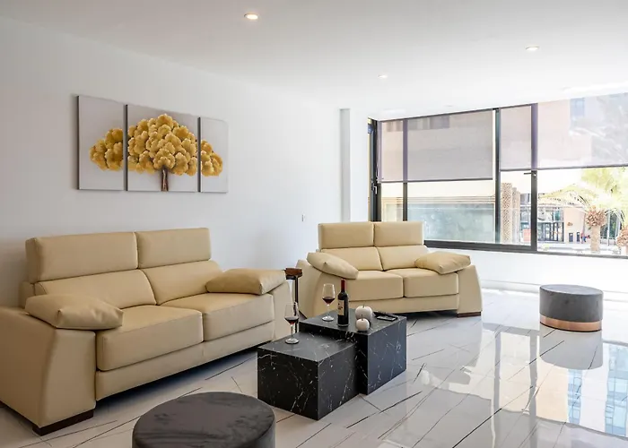 Becky Deluxe 3bd By Hh *