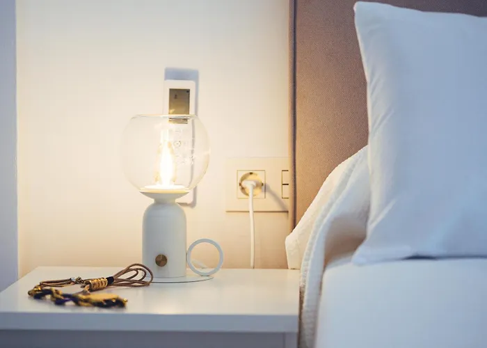 Becky Deluxe 3bd By Hh