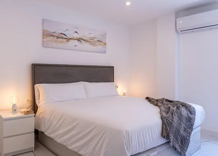 Becky Deluxe 3bd By Hh